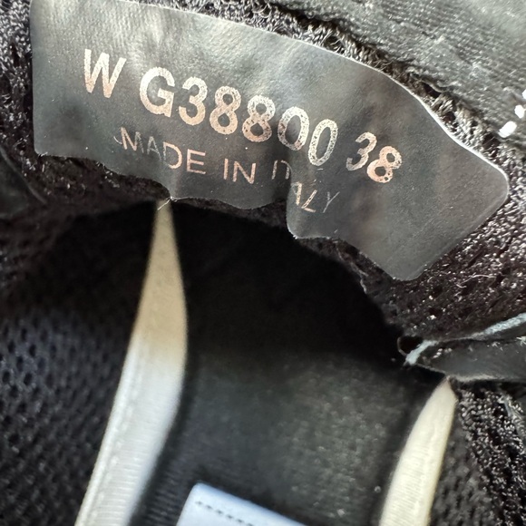 Chanel authentic sneakers in black size 38, used only once. perfect condition - Picture 8 of 12